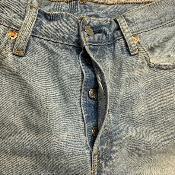 Levi’s 501 Vintage Styled Light Blue Distressed Denim Women’s Shorts 29” waist - Picture 4 of 14
